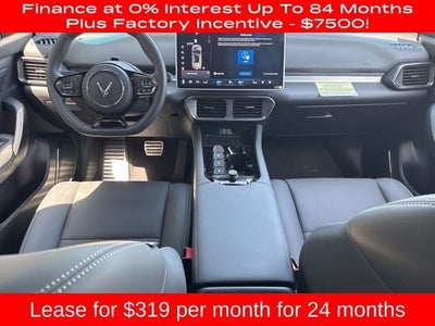 2025 VinFast VF 8 Plus