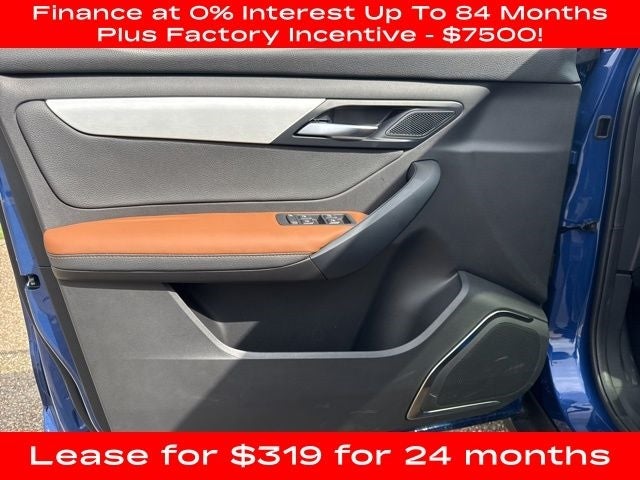 2025 VinFast VF 8 Plus